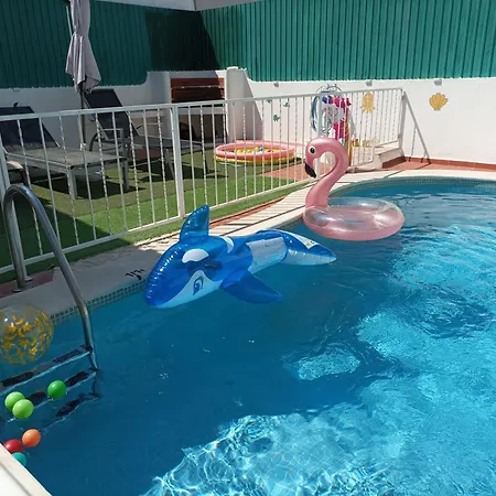 펜션 Marreiro's House Algarve - Child Friendy - Private Pool *